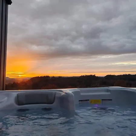 Moderne 1 Entre Evasion Design Et Nature Chalet Ruynes-en-Margeride